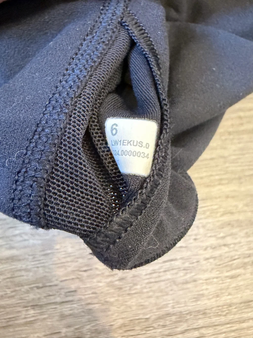 Lululemon Black Ribbed Henley Crop Tank Top - Women